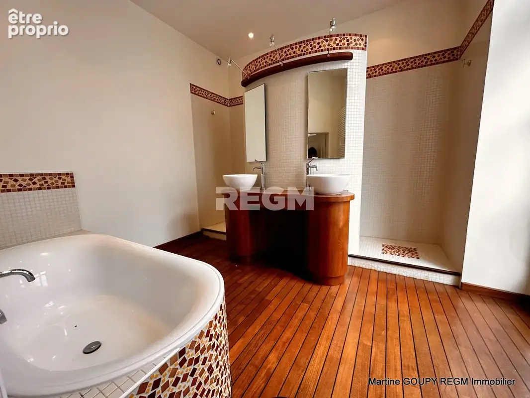 ORLEANS (45)   Centre / Cathédrale   Foncier sur 3 niveaux 360 m2 /sol - Investisseurs - photo 22