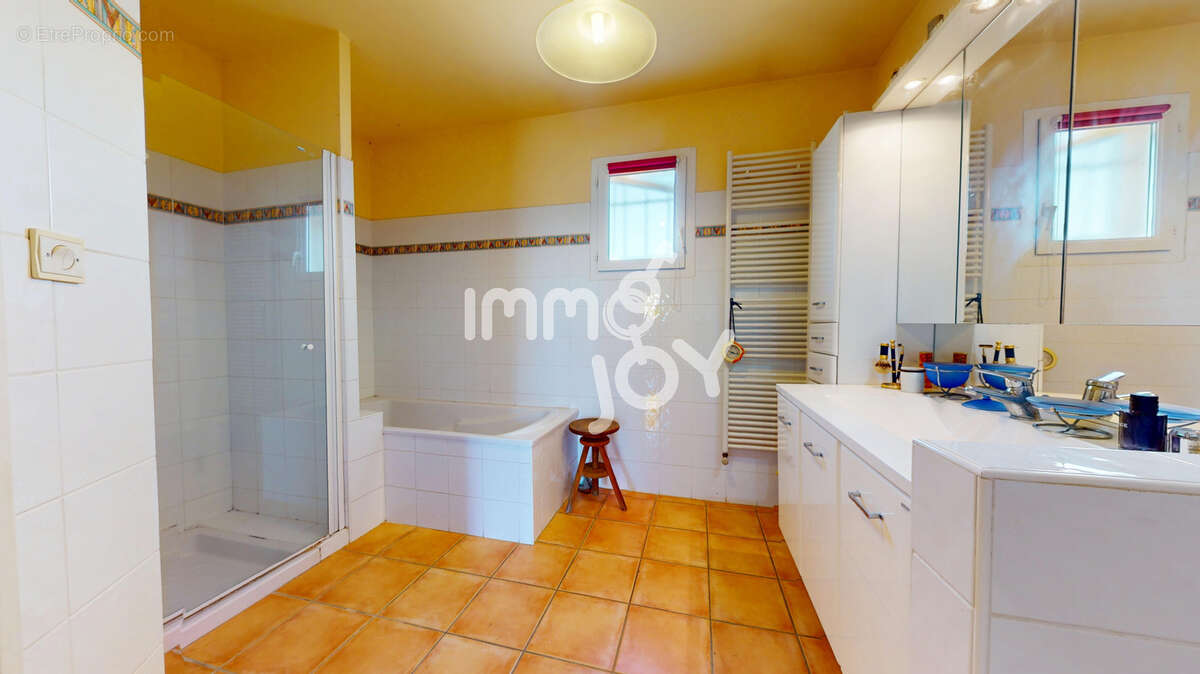 Ouveillan - villa de 169m2 - piscine - terrain de 1603m2 - photo 14