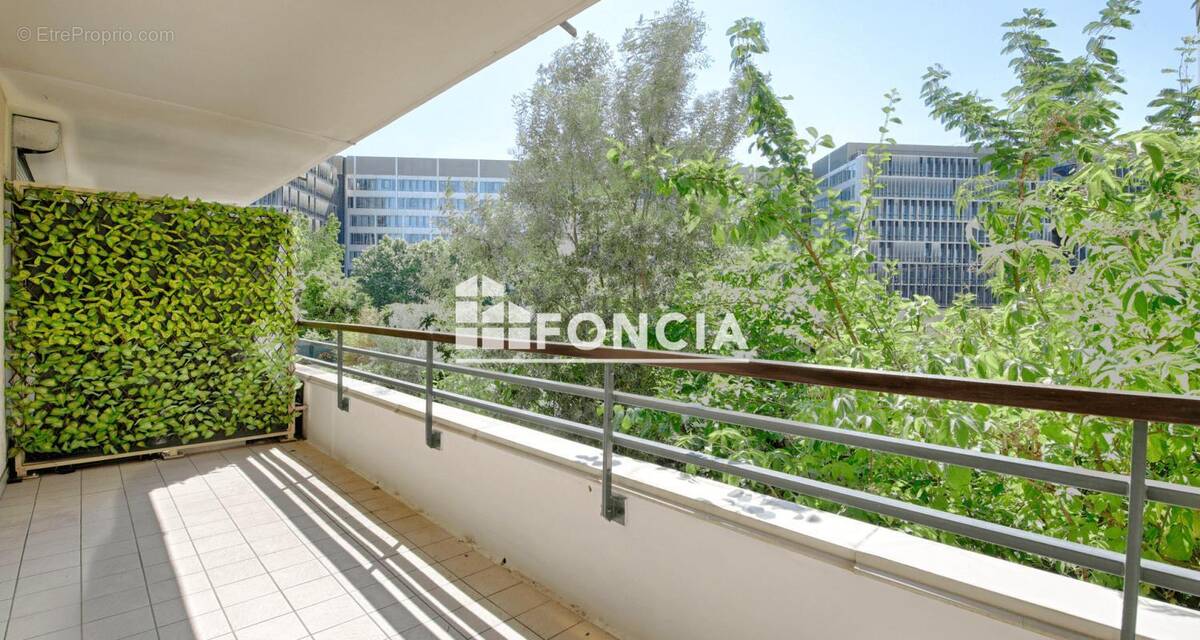 Appartement à MONTROUGE