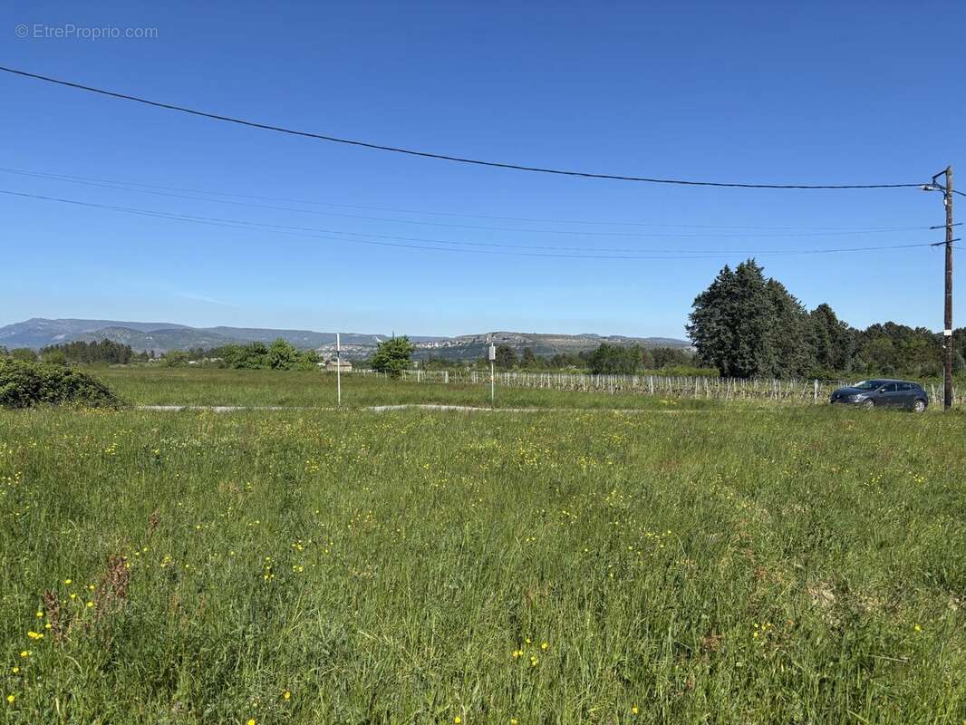 Terrain 832 m² à Saint-Etienne-De-Fontbellon  - photo 3