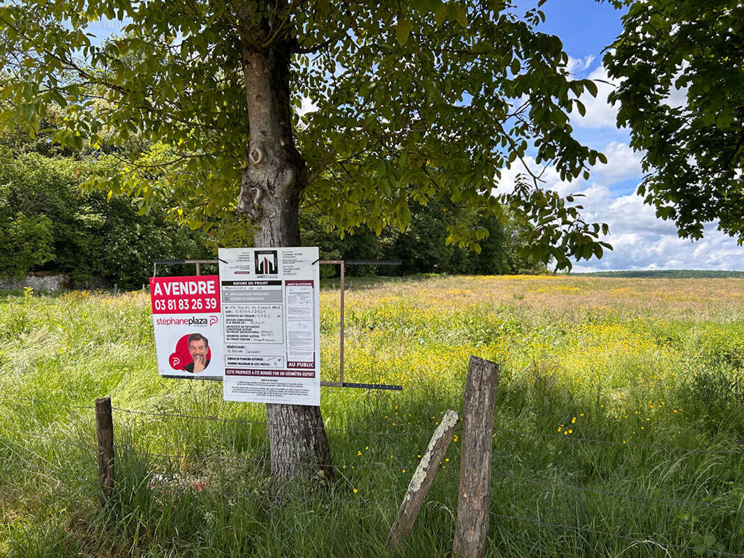 Terrain à BOULT