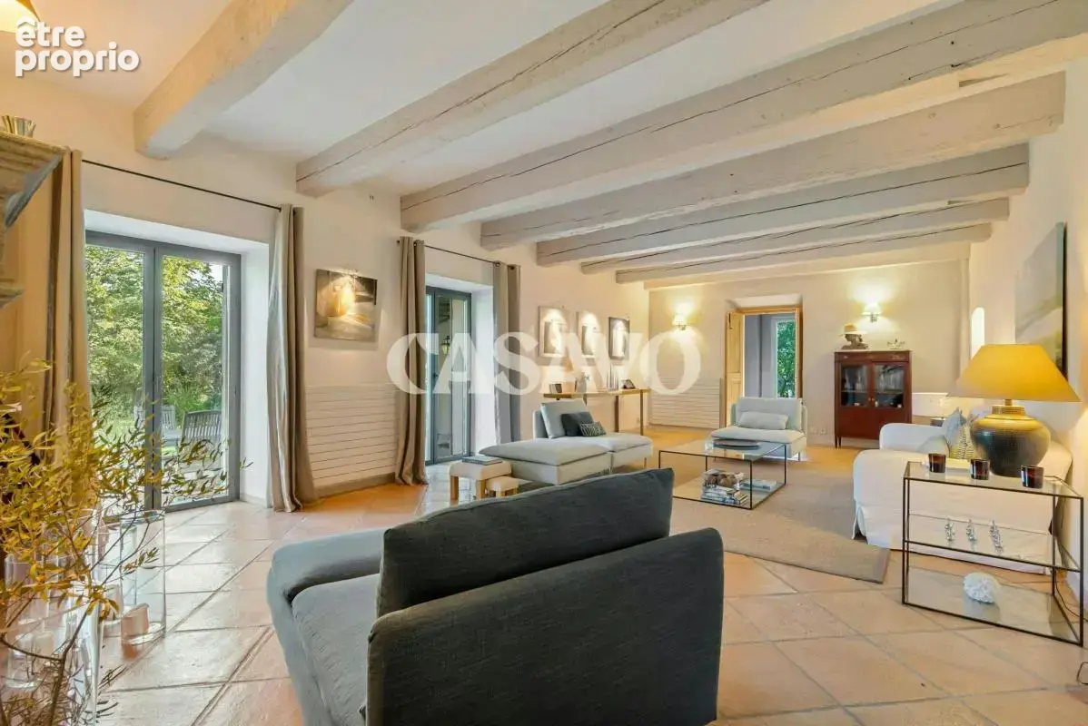 Vente Maison 10 pièces de 315m² - 13100 Saint-Marc-Jaumegarde - photo 4