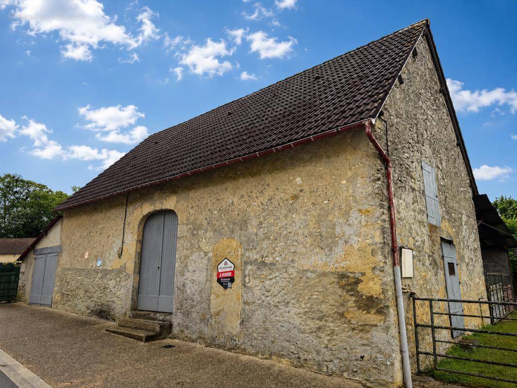 Terrain à SERIGNY
