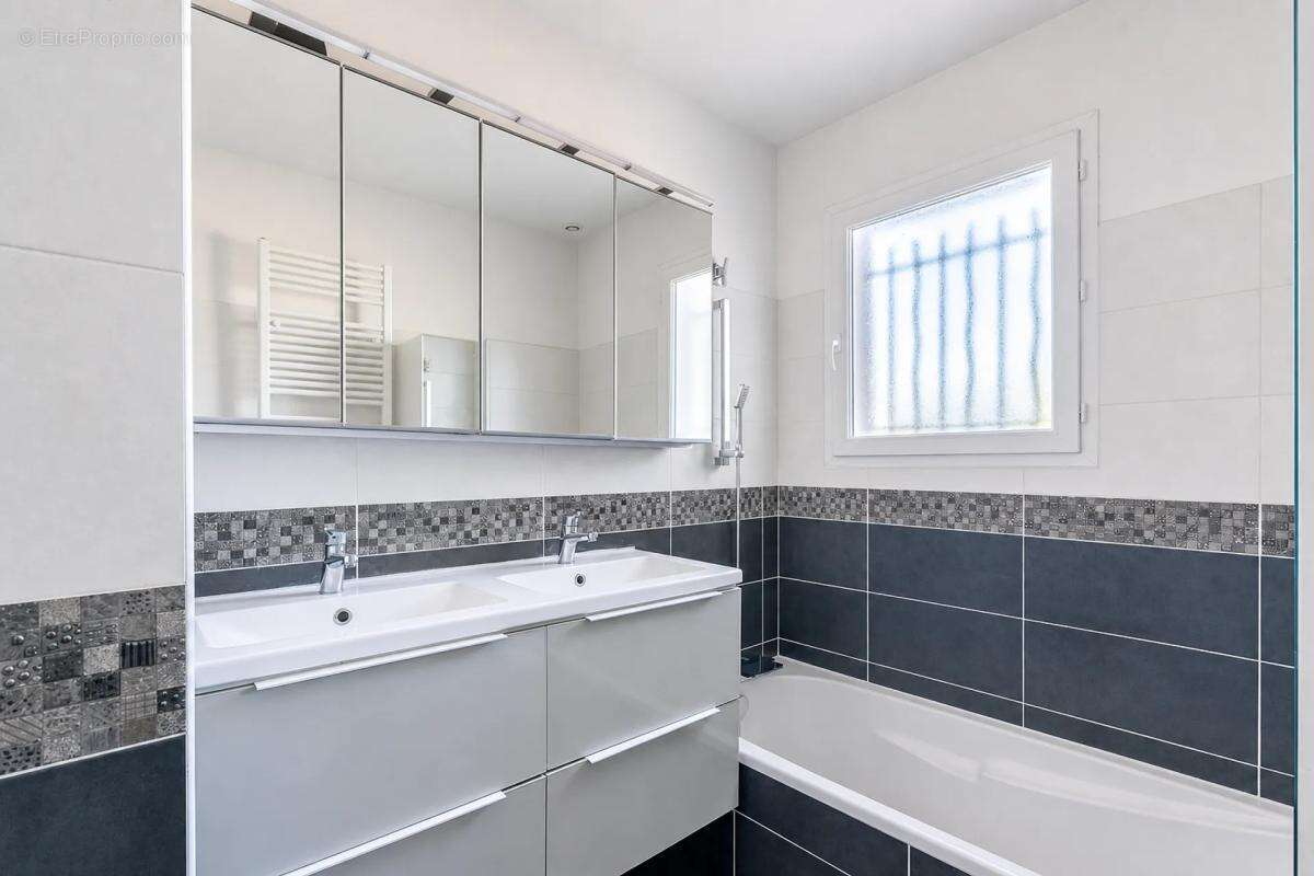 Maison familiale de 176m² – Matériaux de qualité, aucun travaux, cadre très paisible - photo 23