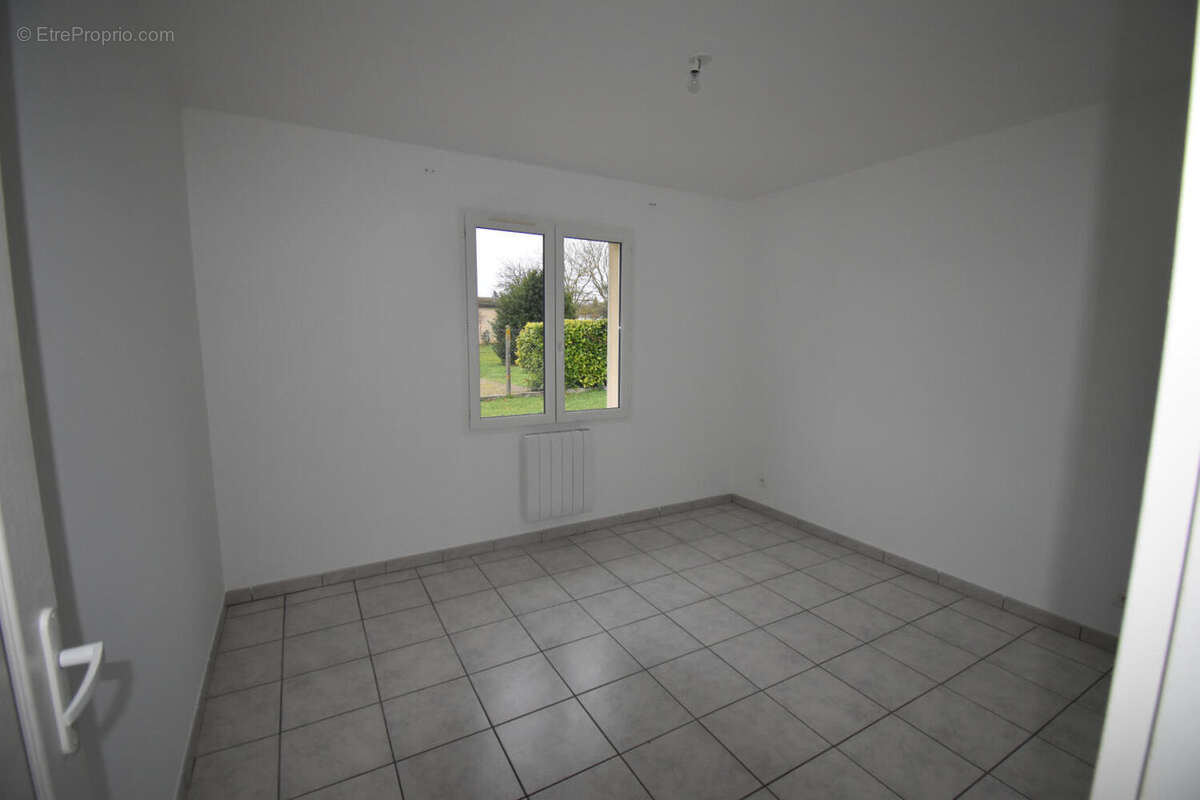 DSC_0009 - Maison à CLAIX