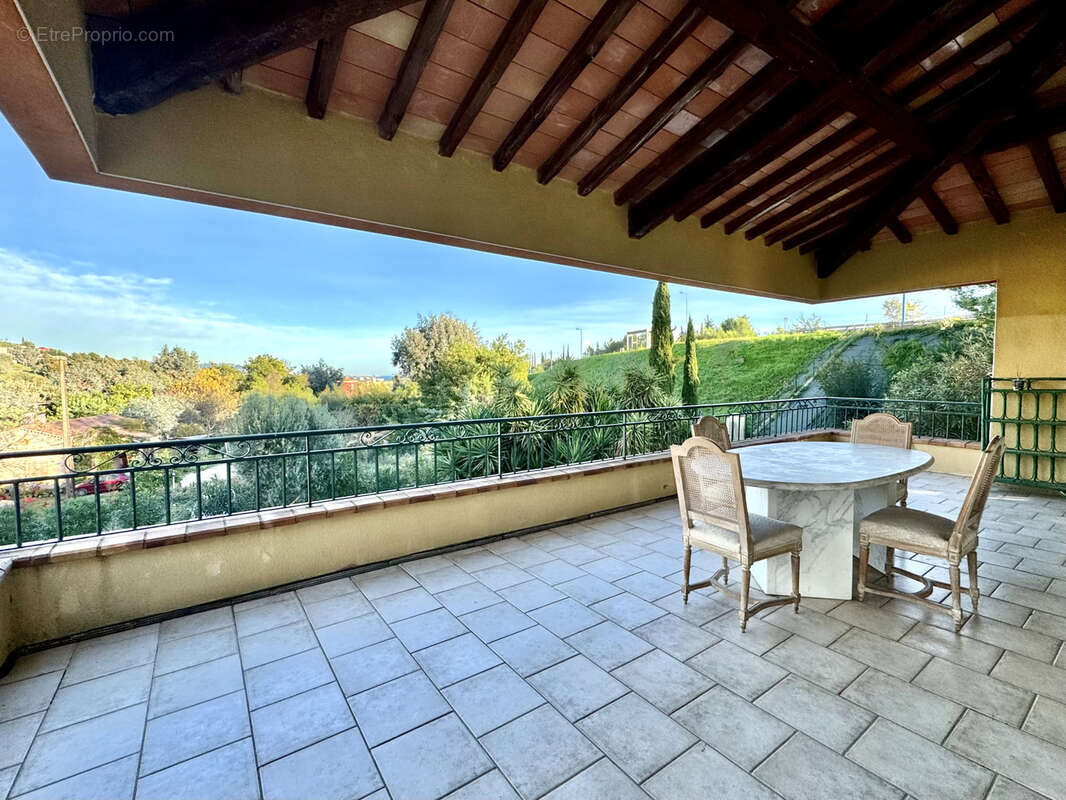 Maison à MANDELIEU-LA-NAPOULE