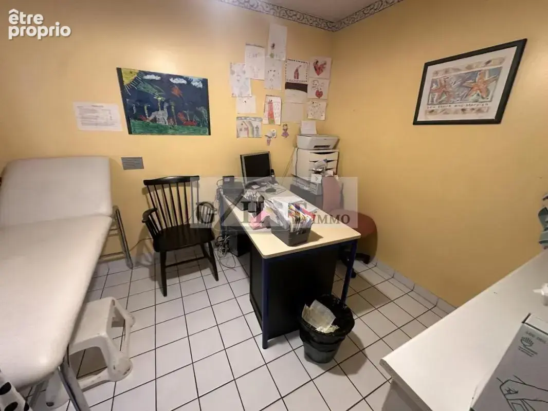 Local professionnel 120 m² - photo 11