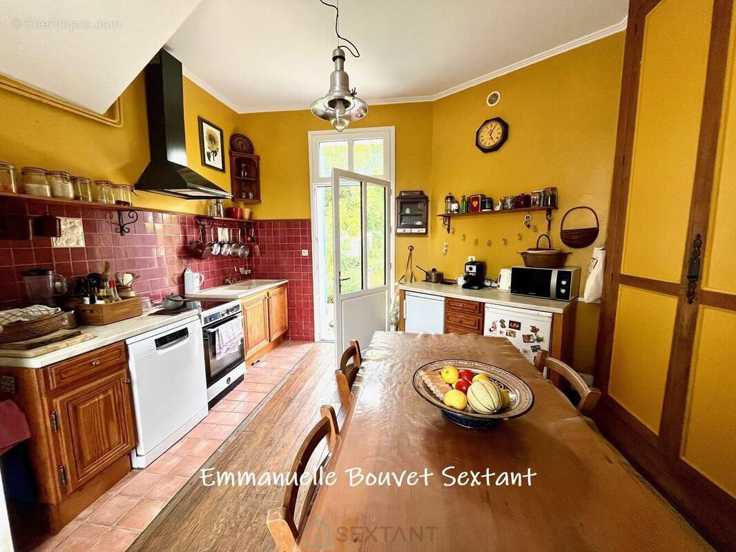 Grande maison bourgeoise fin 19ème, centre-ville, tous commerces à pied, jardin, garage, terrasses - photo 15