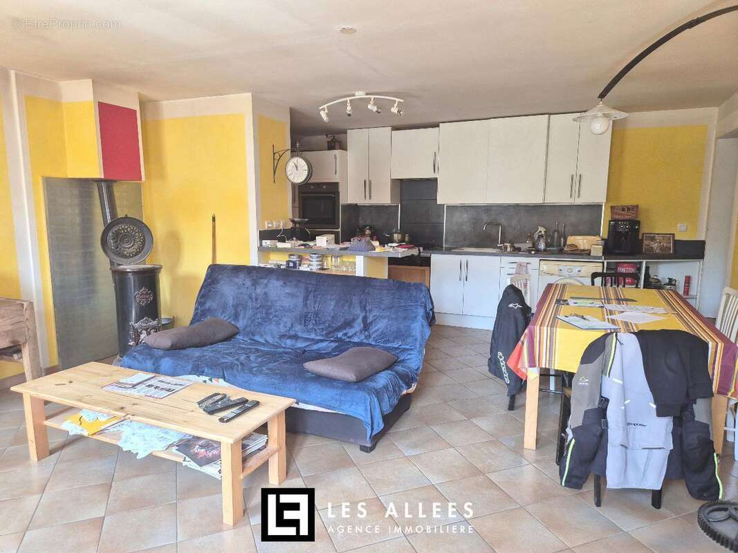 Maison à FELINES-SUR-RIMANDOULE