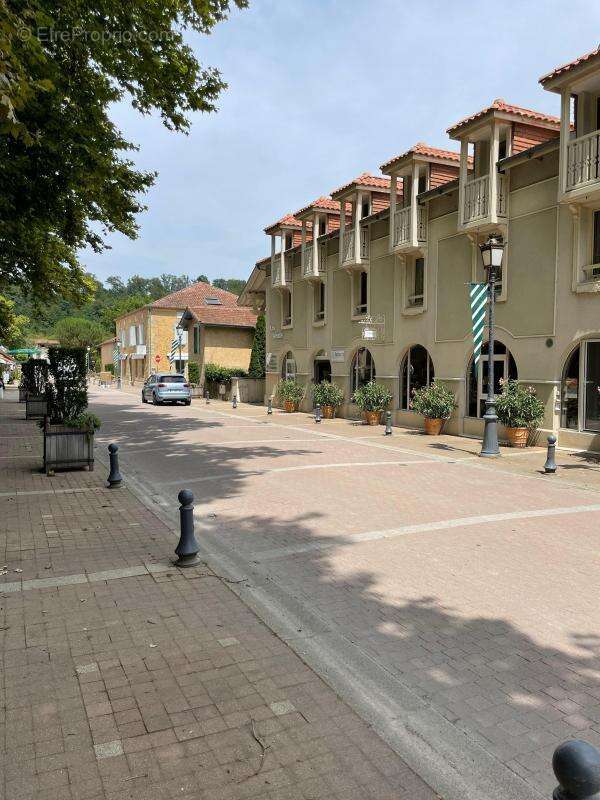 Immeuble de rapport à vendre - 19 appartements - photo 3