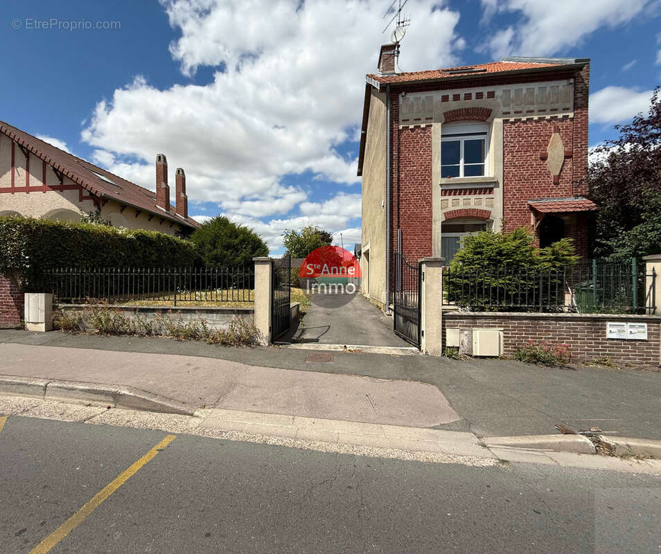 Amiens - quartier plein sud - 104m2 - t3 - cave - garage - jardin - cour - places de parking - photo 19