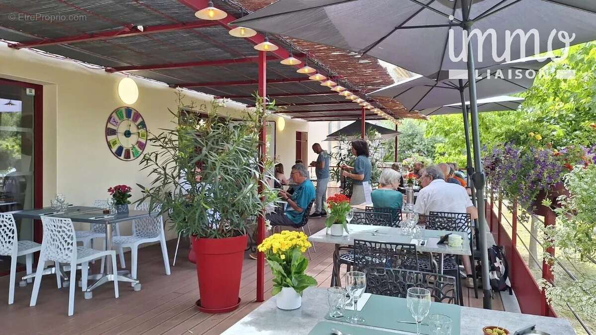 Commerce à SAINT-ANDRE-DE-CRUZIERES