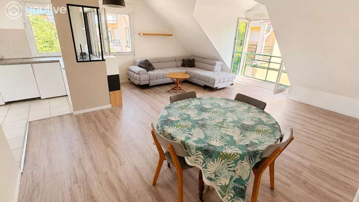 Appartement à CORBEIL-ESSONNES