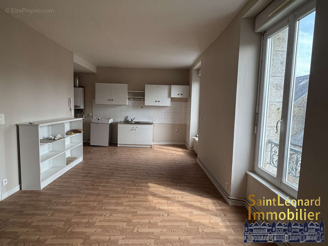 Appartement 83 m² à Fougeres  - photo 3