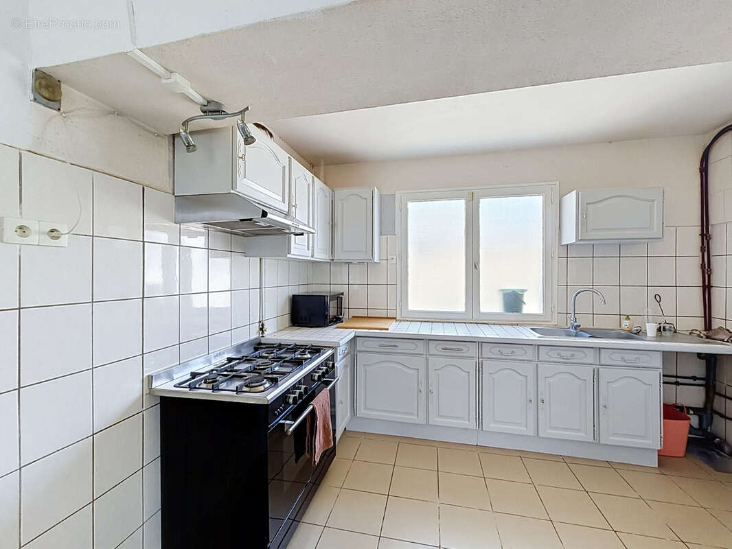 Maison de caractère des années 30   180 m2   Sireuil - photo 5