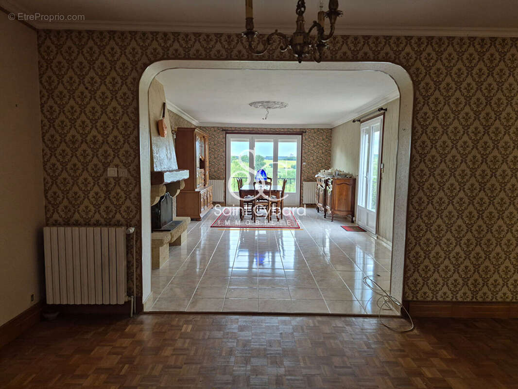 Maison à SAINT-AMANT-DE-BOIXE