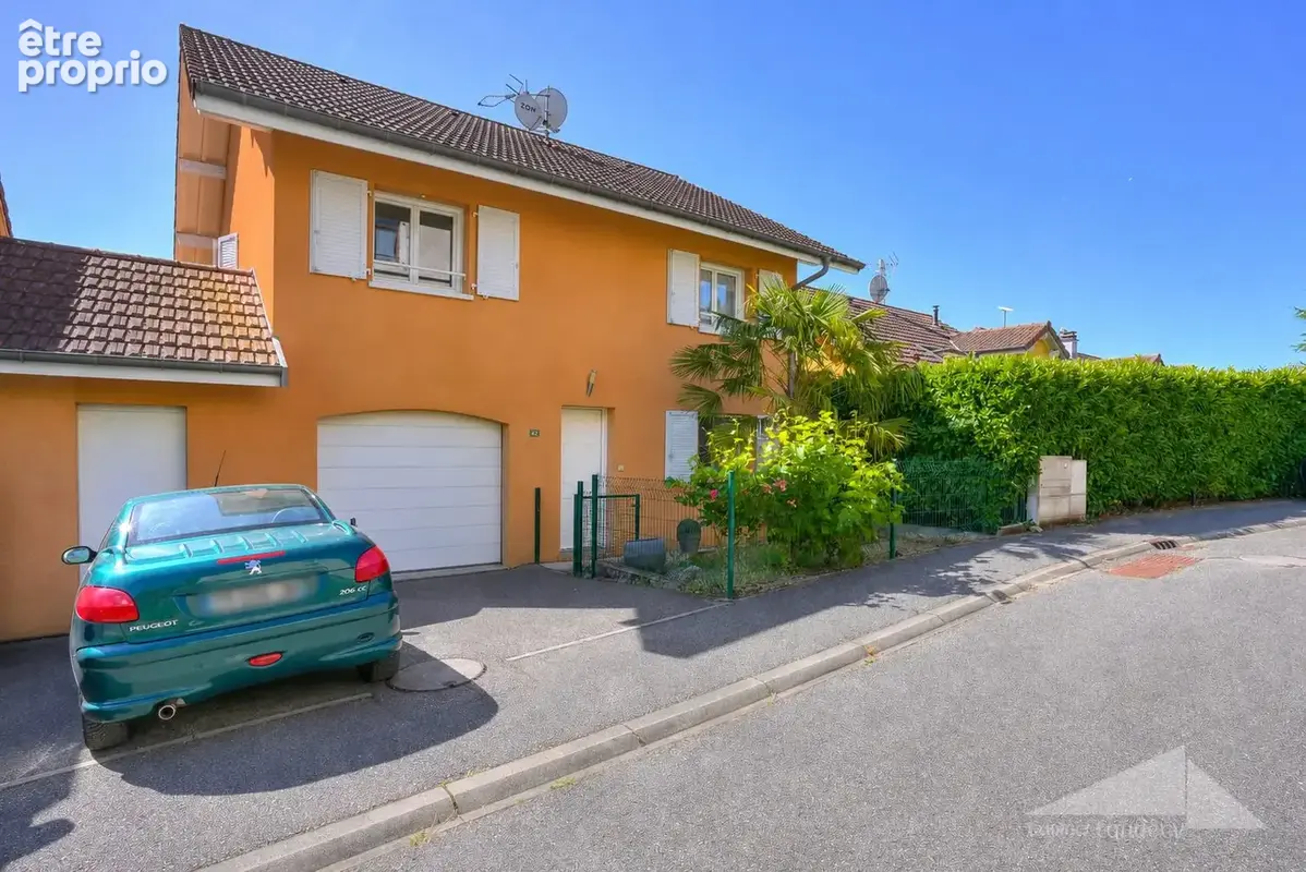 Maison à CHALLEX