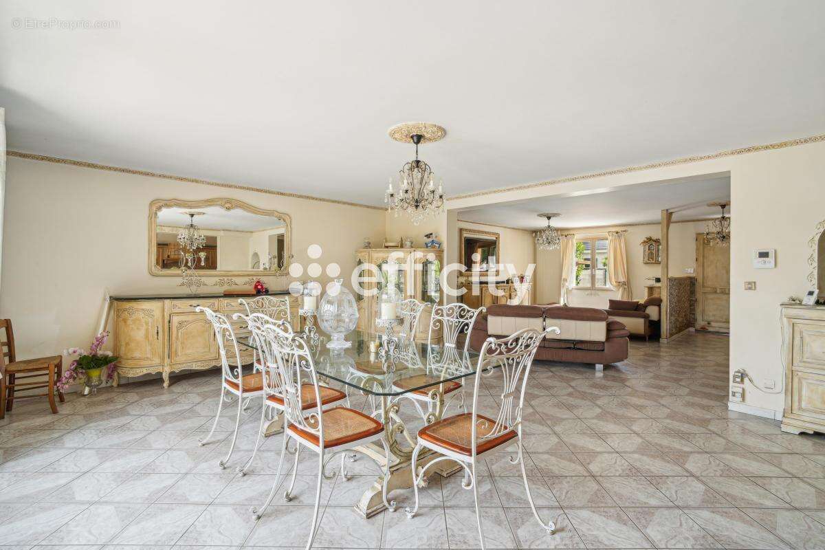 Maison à NEUILLY-SUR-MARNE