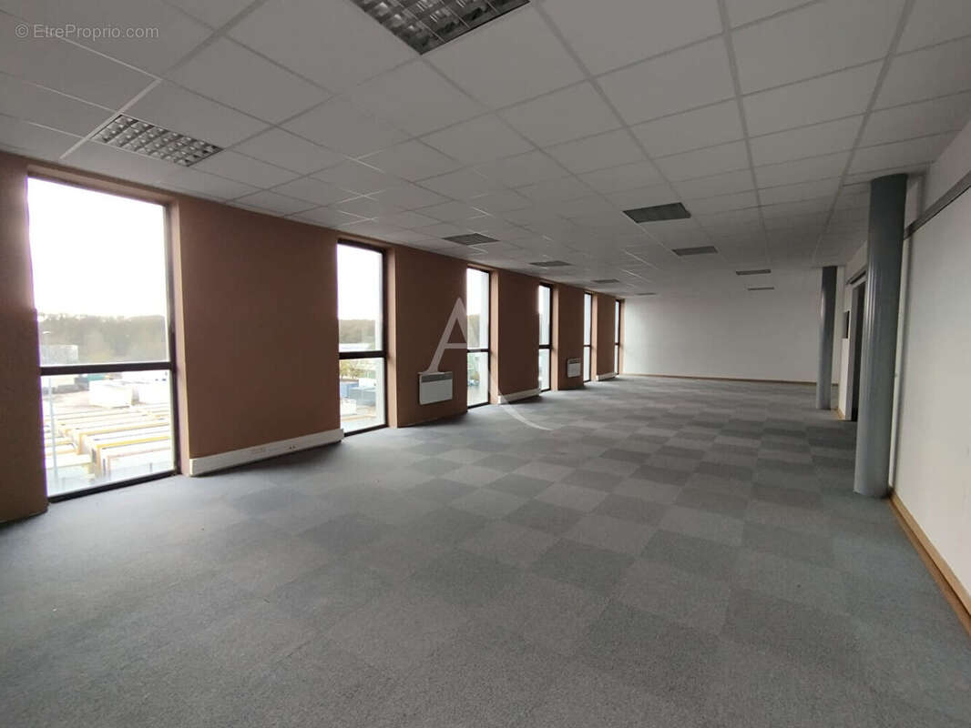 Bureaux Nogent Le Phaye  3 326 m2 - photo 17