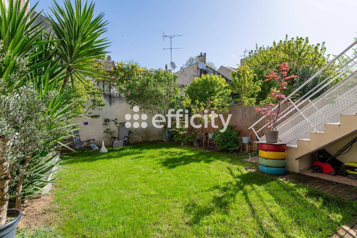 Maison à GENNEVILLIERS