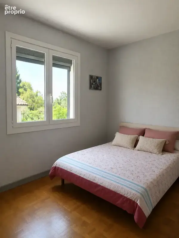 Superbe villa sur sous-sol avec jardin arboré - photo 9