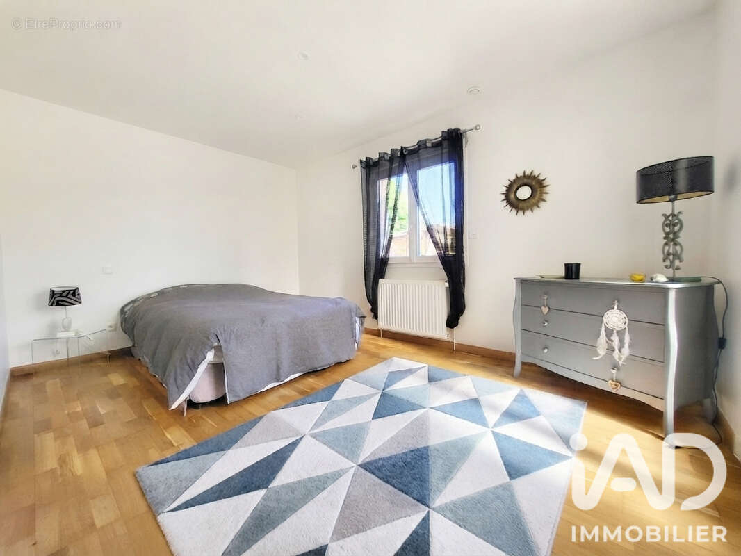 Maison 218 m² à Marlemont  - photo 8