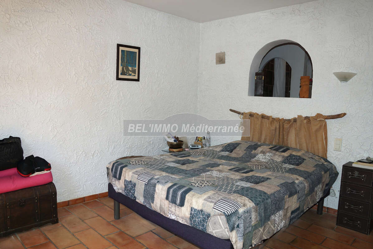 Villa 3 chambres, avec piscine et dépendances - photo 14