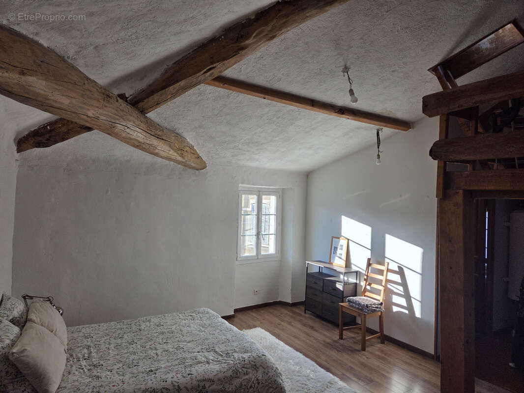 Appartement à PIGNANS