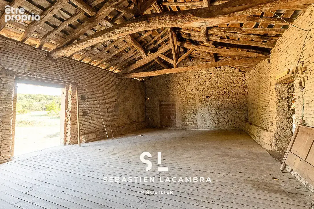 Corps de ferme du XVIIIe siècle rénové   160 m2 habitables, nombreuses dépendances et remarquable potentiel - photo 21