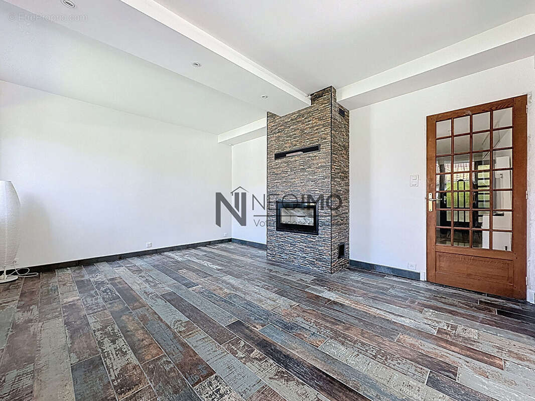 Maison à NEUFCHATEAU