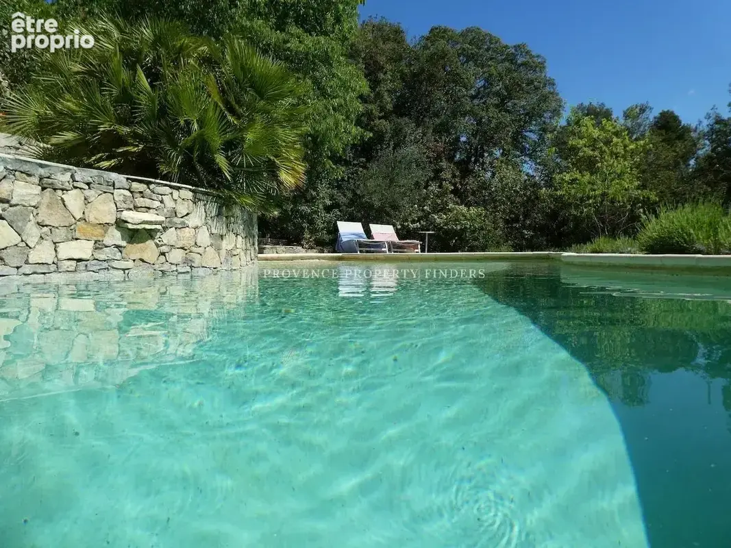 LORGUES – Un véritable havre de paix avec vue panoramique et piscine. - photo 28