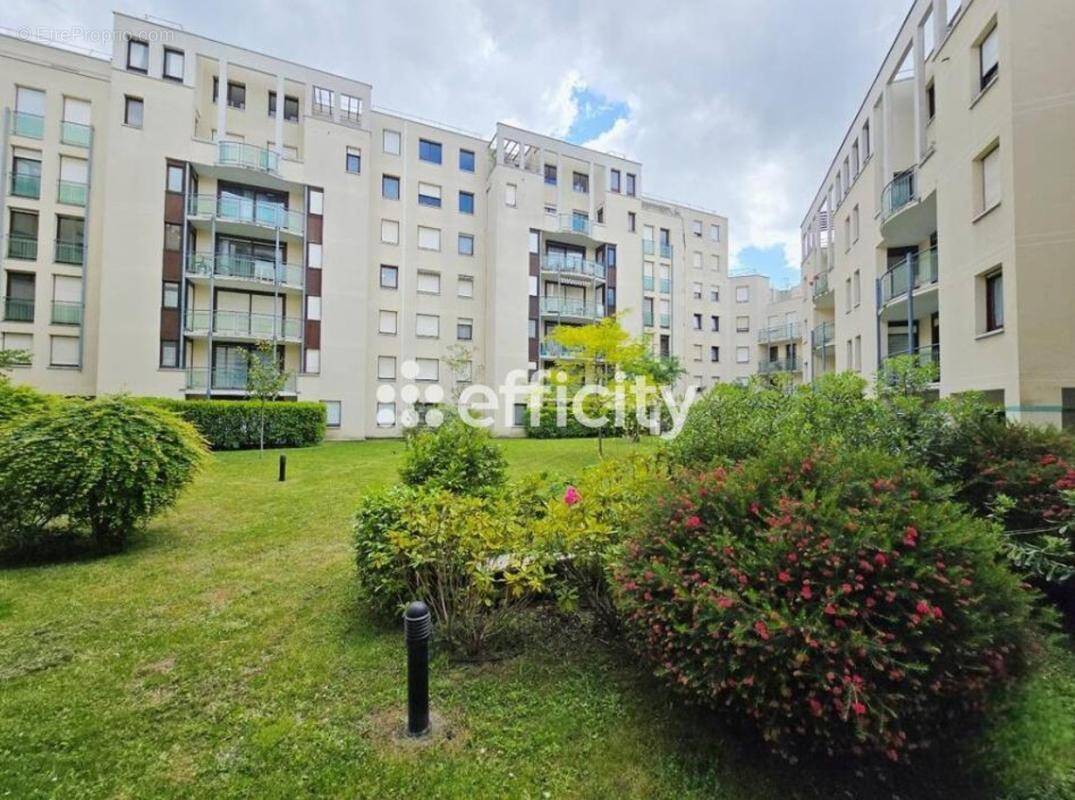 Appartement à MONTIGNY-LE-BRETONNEUX