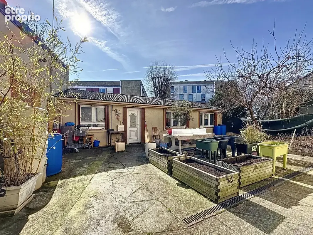 Maison 7 pièces 186 m² à vendre à Pierrefitte-Sur-Seine (93380) - photo 2