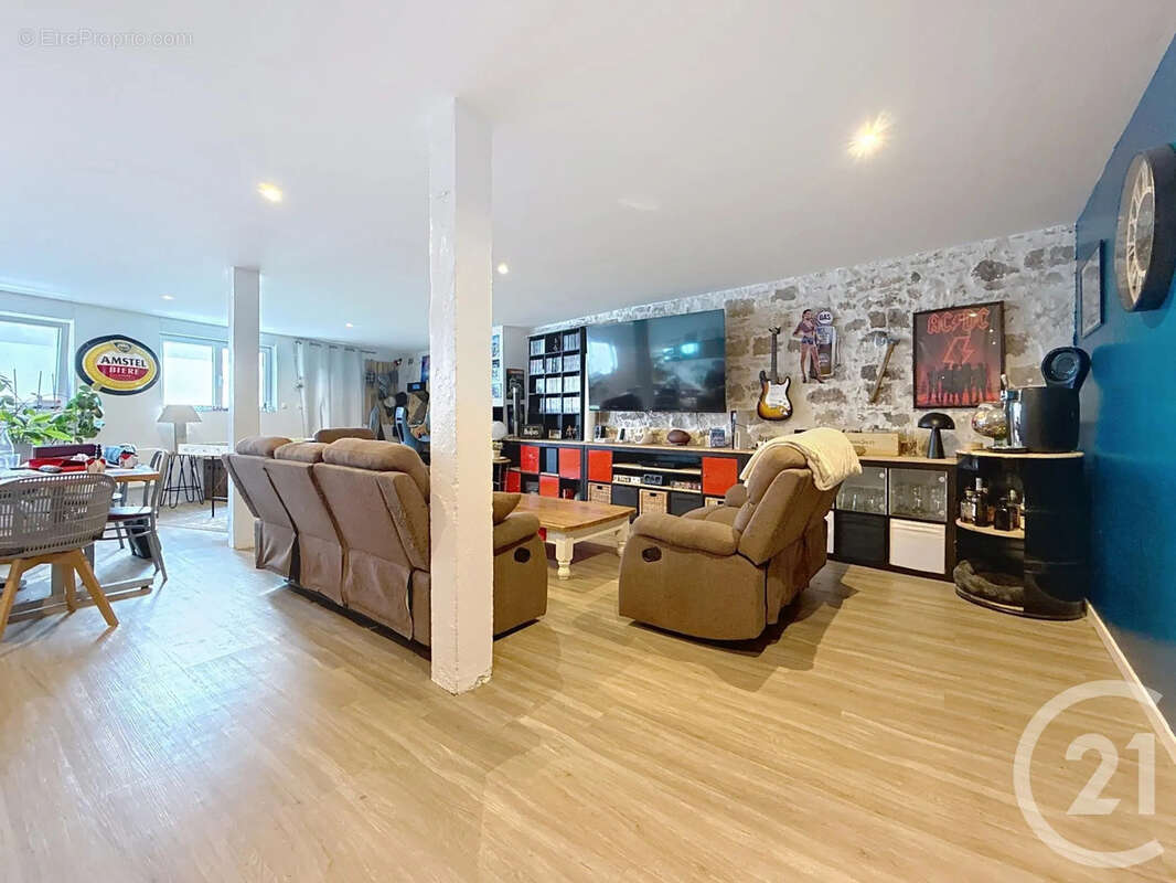 Maison à MAUREGNY-EN-HAYE