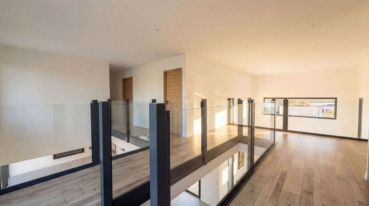 Maison à SAINT-CYR-SUR-LOIRE