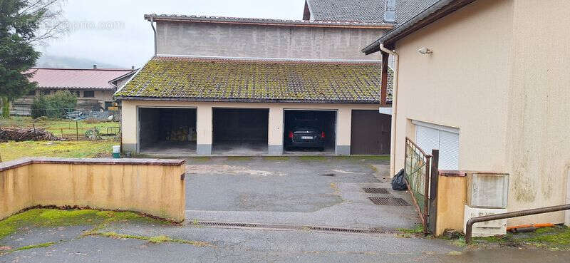 Maison à LE MENIL