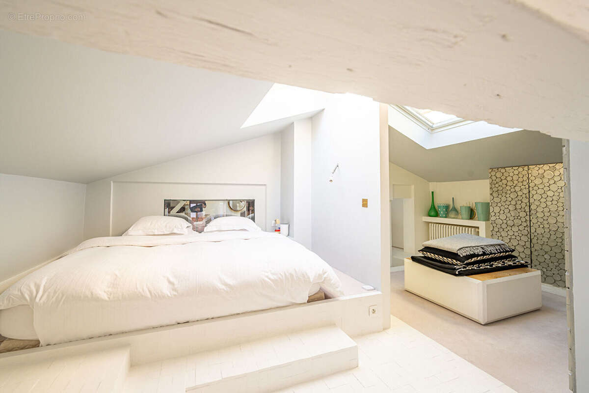 Appartement à PARIS-10E