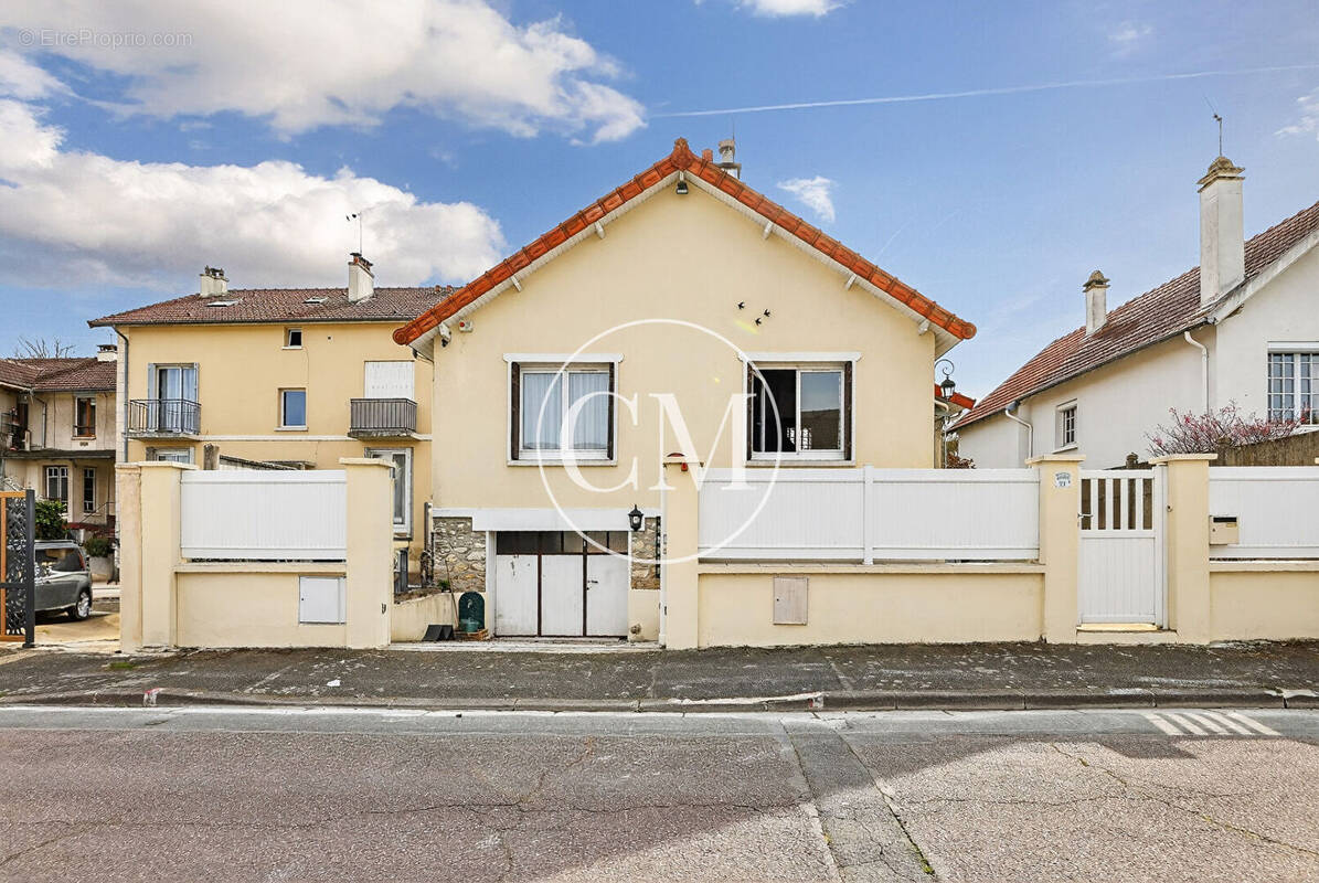 Maison à BOIS-D'ARCY