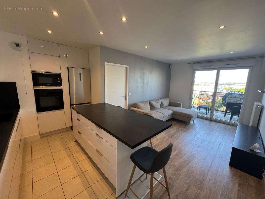 Appartement à LE BLANC-MESNIL