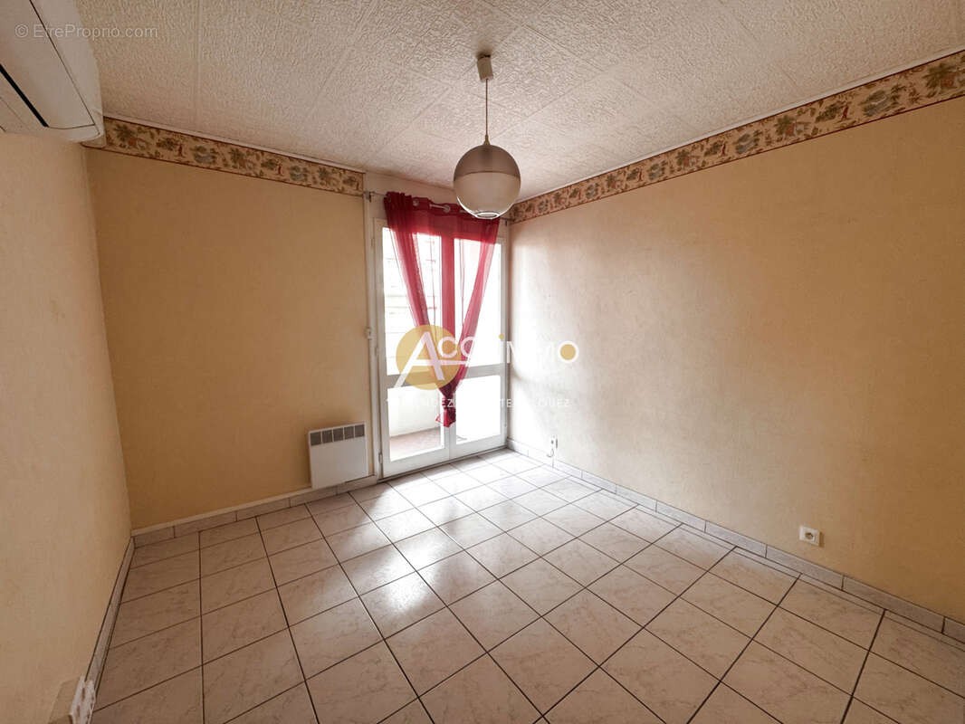 La Seyne Sur Mer, Centre, Appartement T3, 76m2, balcon - photo 3