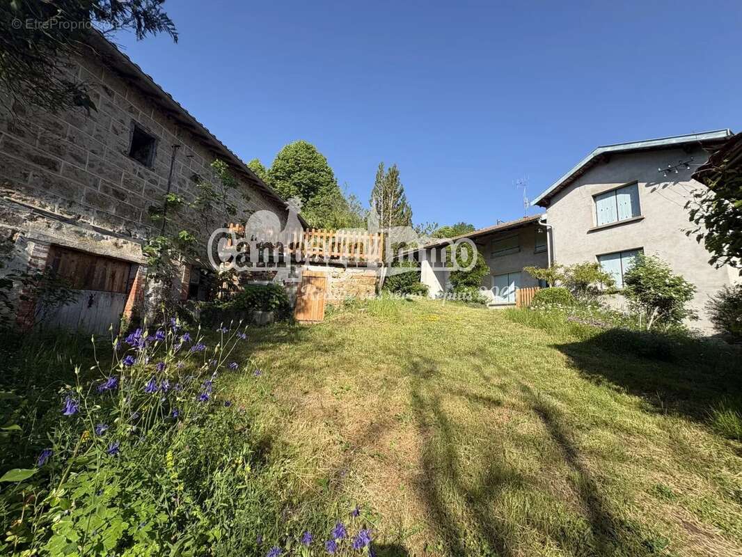 Maison à AFFOUX