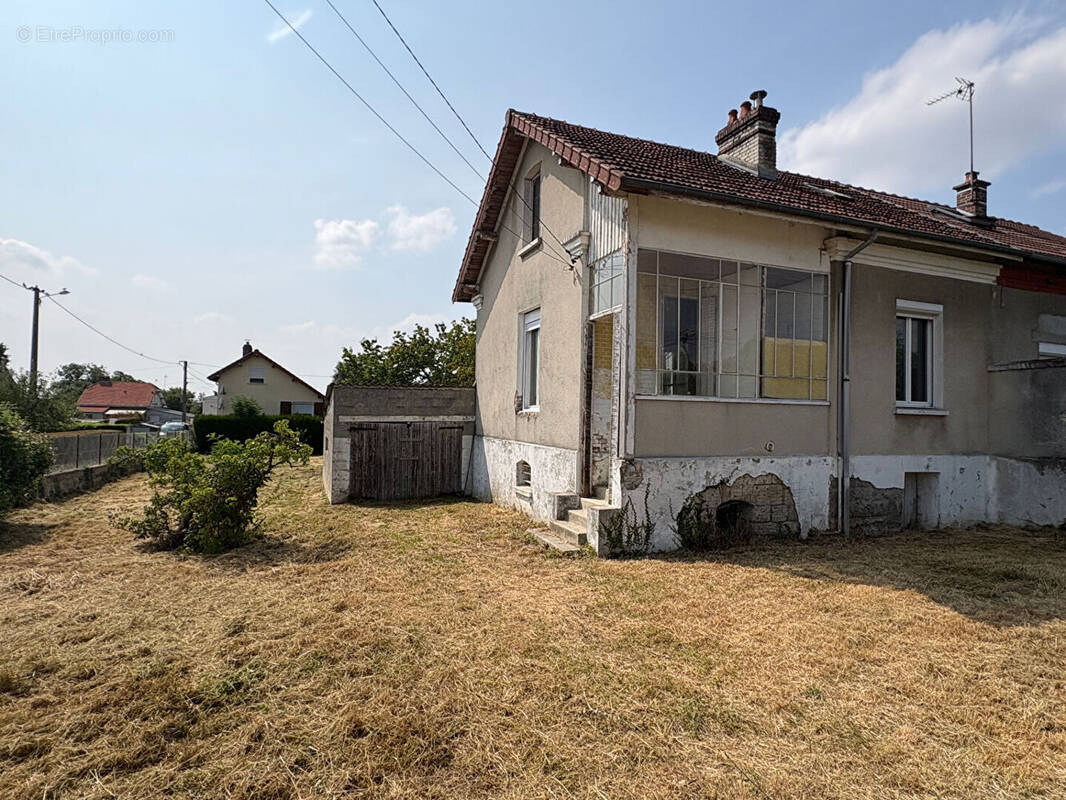 Maison à COUCY-LE-CHATEAU-AUFFRIQUE