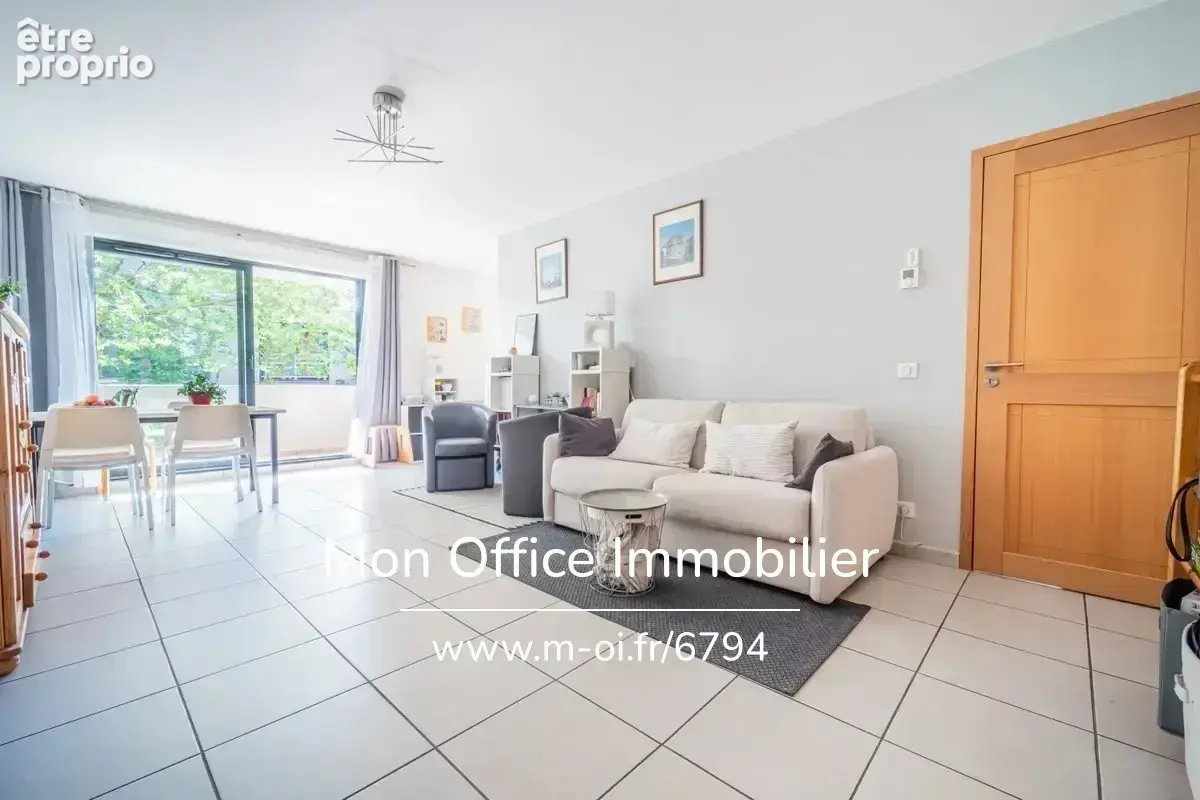 Référence : 6794-TCA. - Appartement 3 pièces - terrasse de 30m2 - Parking de copropriété - Garage possible - à Annecy (74000) - photo 2