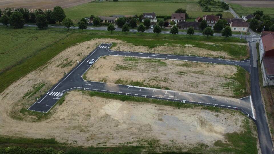 Terrain à SAINT-MARTIN-LONGUEAU