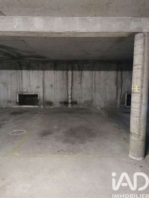 Photo 4 - Parking à LA GARENNE-COLOMBES