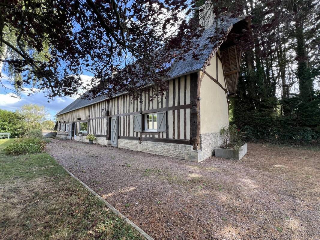Maison à MEZIDON-CANON