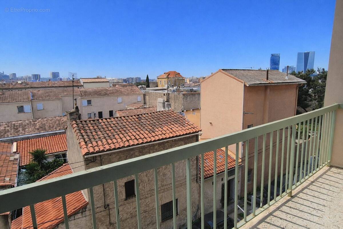 Appartement à MARSEILLE-3E