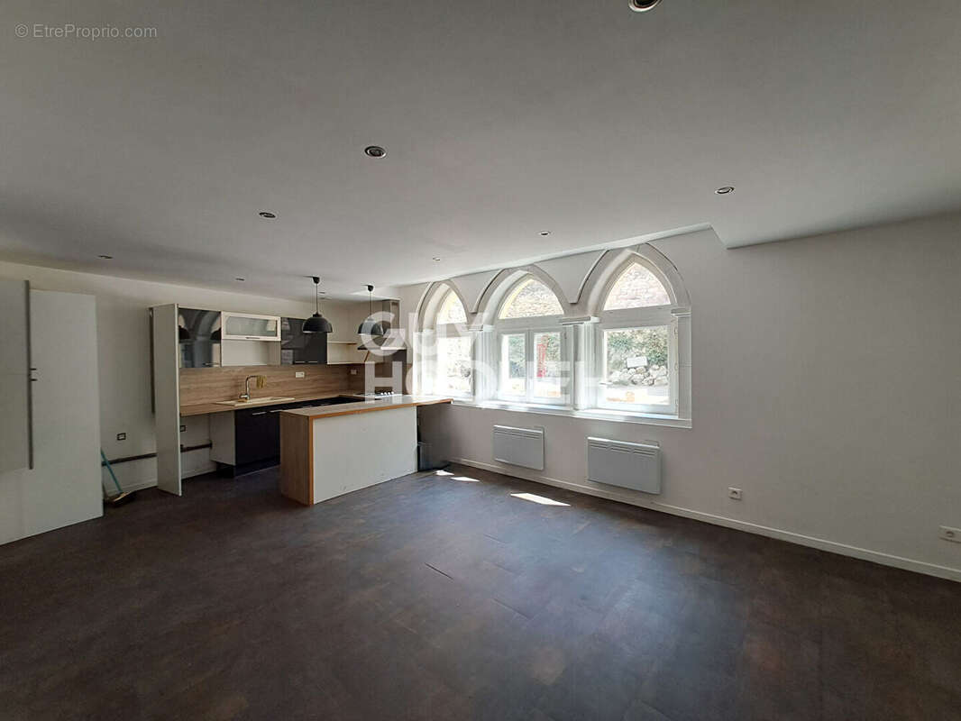 Maison à vendre au coeur de Bourg Saint Andéol - 6 pièces, 134 m² - photo 2