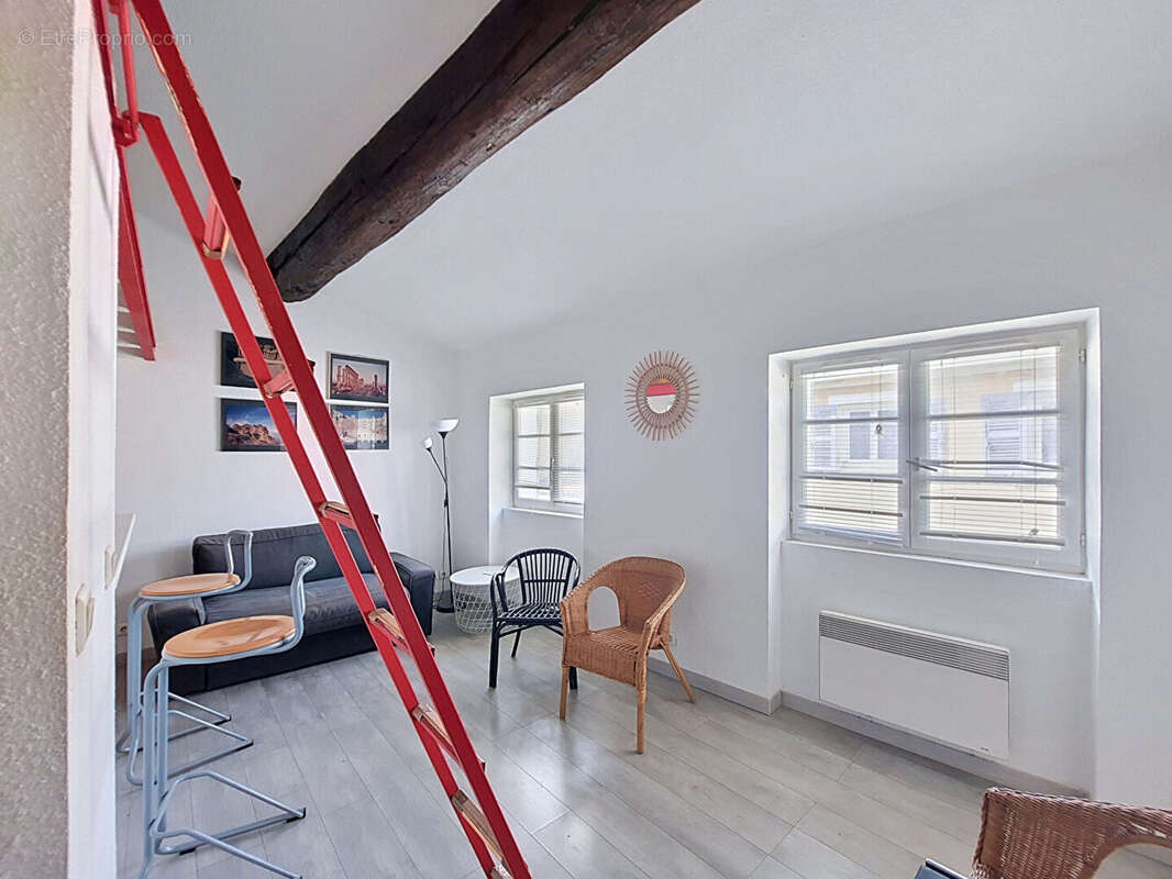 Appartement à MARSEILLE-1E