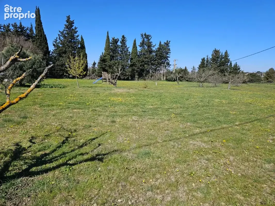 Lançon-Provence - 8400 m2 de terrain avec sa maison de 136 m2 et bien plus encore !!! - photo 4